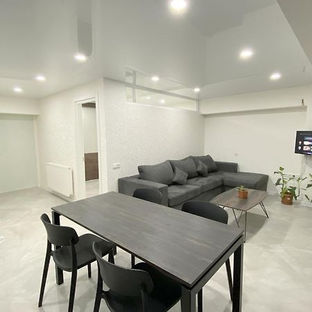 Gss Apartment Тбилиси Екстериор снимка